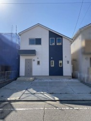 平成24年6月築！西鈴蘭台駅まで徒歩９分！カースペース並列２台！令和3年4月室内リフォーム済！リビング階段！カウンターキッチン！ヤマト住建施工のお家！