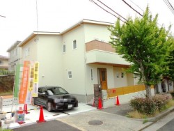 ■土地６６.８坪！
■エアー断熱・全館空調のお家！
５LDK 納戸 ワークルーム！
LDK22.5帖！　リビングに吹抜けあり！
耐震等級３取得！
カースペース３台分！