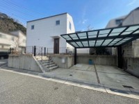 ■角地の2階建て4SLDK！  ■車庫２台並列駐車  ■日当たりと通風良好です♪  ■2018年築の新しさが魅力！ ■ウォークインクローゼット完備！