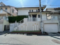 2018年12月浴室入替、トイレ交換、室内フローリング交換、給湯器交換、2014年9月キッチン交換済、