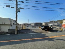 現況倉庫として使用中、建築条件無し、事業用土地