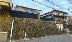 建築条件無し土地！　お好きな工務店・ハウスメーカーで建築できます！　眺望良好！　古家あり！