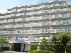 オートロック！　ペット飼育可（規約制限あり）！　専用庭あり！