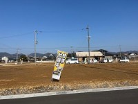 神戸市一円でお部屋を探すなら不動産情報満載のセンチュリー21ハウジング流通 ●全9区画宅地分譲！
●建築条件無し！
●お好きなハウスメーカーで建築可能！
●敷地面積77坪～83坪！
●高低差の平坦地！
●綺麗な区画割！
●日当たり良好！