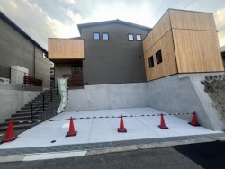 ●24時間全熱交換換気システム「澄家」採用
●耐震等級３●制震ダンパー「MIRAIE」採用
●断熱等級５●一次エネルギー消費量等級６