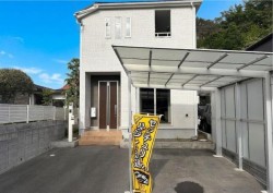 神戸市一円でお部屋を探すなら不動産情報満載のセンチュリー21ハウジング流通 ■令和２年９月建築　リフォーム済戸建
■カースペース２台　■制振装置設置住宅
■鈴蘭台駅徒歩１８分