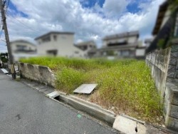 南向き、建築条件無し、現況更地、土地約５６坪