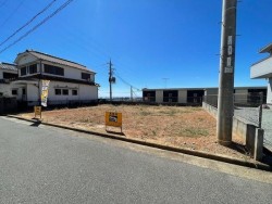 ■１号地、２号地分譲中　建築条件なし
■道路との高低差なし、現地からの厨房良好です