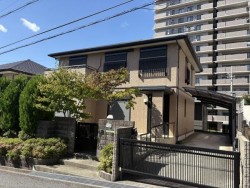 神戸市一円でお部屋を探すなら不動産情報満載のセンチュリー21ハウジング流通 ■平成14年建築セキスイハイム施工戸建
■カースペース2台
■令和６年３月リフォーム履歴
ユニットバス交換・洗面台、トイレ交換
給湯器交換・全室クロス張替、CF張替　等