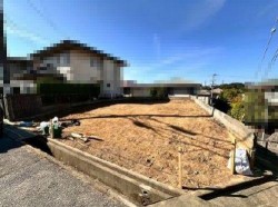建築条件なし土地! 北×東×西の3方角地! お好きな工務店・ハウスメーカーで建築できます!