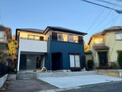 令和7年11月内外装リフォーム済! 土地面積約57坪! 南向き! 駐車3台可!