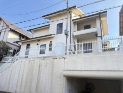 ■2021年9月内装リフォーム履歴あり
■2025年１月太陽光発電（5.9KW),蓄電池（14.9KW),エコキュート設置
■コア北町ショッピングセンター徒歩４分