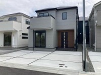 新築戸建て 1期3号棟 駐車2台可! ランドリールームあり!