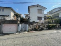 ■建築条件無し■周辺環境に恵まれた売地です！■北向きの約6ｍ公道に接道しています。■建ぺい率50%容積率100%で夢のマイホームを実現！  