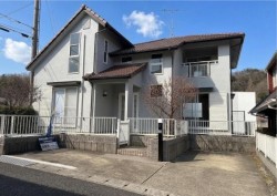 神戸市一円でお部屋を探すなら不動産情報満載のセンチュリー21ハウジング流通 ■2026年３月リフォーム済戸建
■角地の敷地　カースペース２台