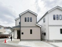 新築戸建て　Ｂ号棟　北東角地！　駐車２台可（車種による）！　地震に強い家！