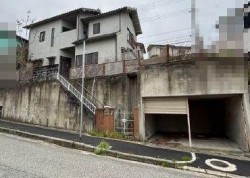 神戸市一円でお部屋を探すなら不動産情報満載のセンチュリー21ハウジング流通 駐車３台可！　日当たり良好！　内装リフォーム履歴あり！　神戸電鉄「五社」駅徒歩１０分！