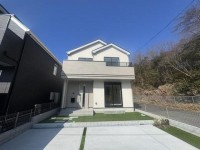 新築戸建て！　Ａ号棟　　駐車２台可！　北東×南東の角地！　日当たり良好！　　地震に強い家！　