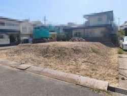 神戸市一円でお部屋を探すなら不動産情報満載のセンチュリー21ハウジング流通 建築条件なし土地！　南×東の角地！　敷地面積約６２坪！