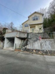 神戸市一円でお部屋を探すなら不動産情報満載のセンチュリー21ハウジング流通 閑静な住宅地内！　収納豊富！　堀込車庫あり！