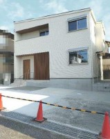 耐震等級3取得! 省エネ基準適合住宅! 中庭のある家! 床暖房3面あり! 宅配ボックスあり!