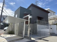 神戸市一円でお部屋を探すなら不動産情報満載のセンチュリー21ハウジング流通 ■神鉄北鈴蘭台駅徒歩５分
■令和５年１０月建築平屋戸建　建築後未入居です
■土間コンクリート敷多目的スペースあり