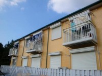 北神急行電鉄「谷上駅」徒歩6分。駐車場あり。