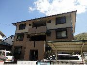 谷上駅徒歩2分。駐車場空あり。