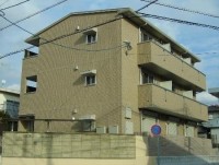 北鈴蘭台駅から徒歩1分です。駅周辺には商業施設が充実していて便利です。エアコン1台等住宅設備充実。