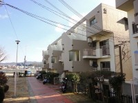 R4年7月リフォーム済み!キッチン、浴室新規入替。
桜並木が望めるメゾネットタイプの1階2階で、とても綺麗なお部屋です♪