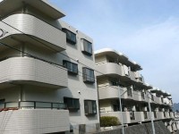 閑静な住宅街「山の街」駅徒歩３分の物件です。
