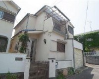 シャッター付きの駐車場がある物件。