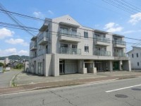 インターネット無料や宅配ボックス設備のあるマンションです!
オートロックや防犯カメラ設置で、単身生活でも心強いセキュリティー対策マンションです。