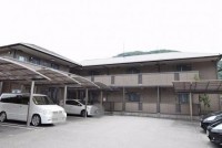 北神急行 谷上駅から徒歩13分です。静かな環
境です。駐車場有り、業務スーパーがありま
す。